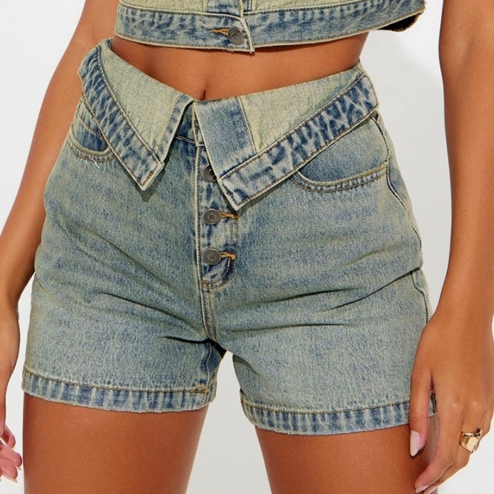 NWOT Denim High-Waisted Vintage Wash Women Shorts